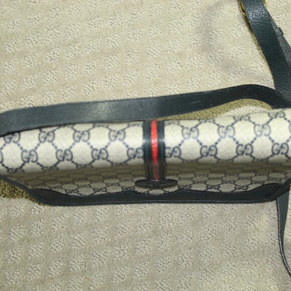 Gucci Medium Sized Dark Navy Blue Web Logo Purse - Picture 11 of 15